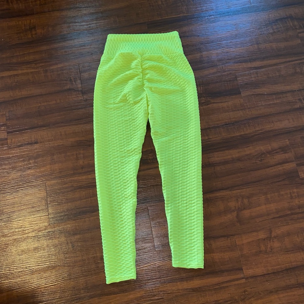 Neon Yellow Booty Scrunch Textured Leggings Medium